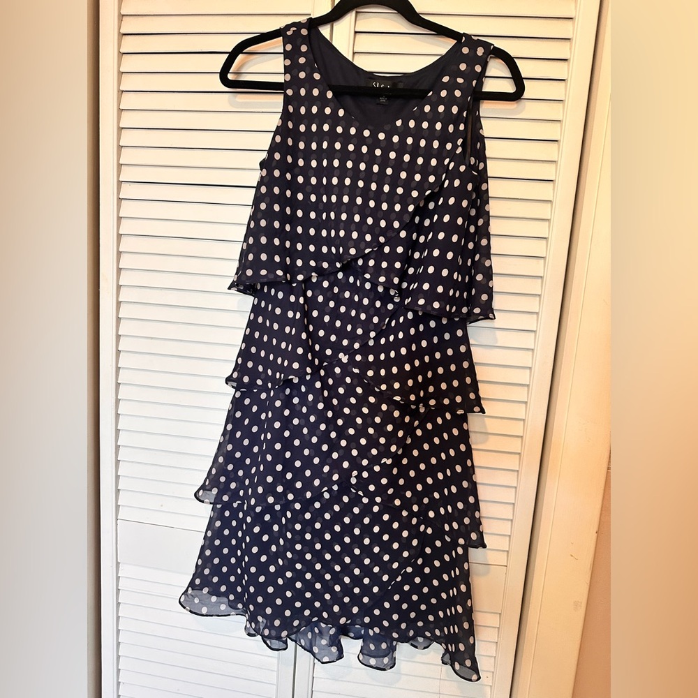 Set of 3 dresses and 2 jumpsuits